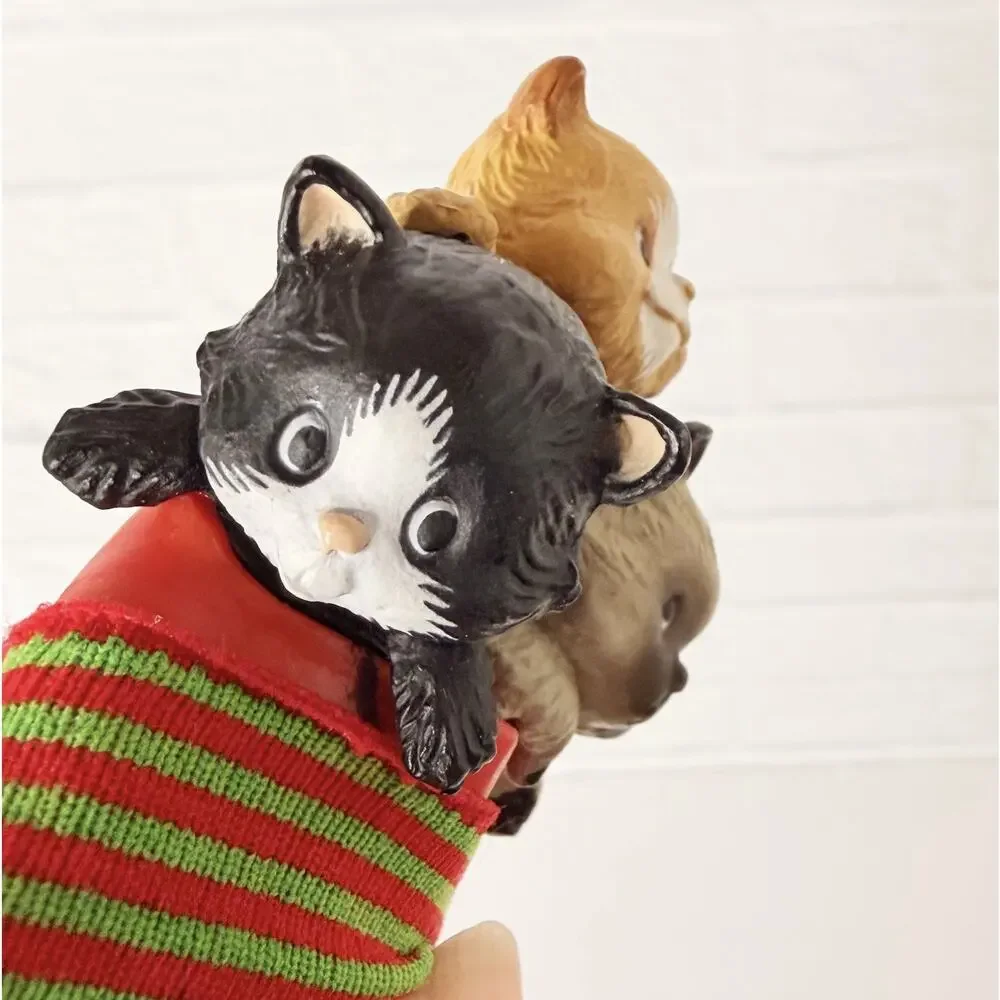 Vintage Hallmark Ornament 3 Kittens in Mitten Christmas 1984 Nursery Rhyme